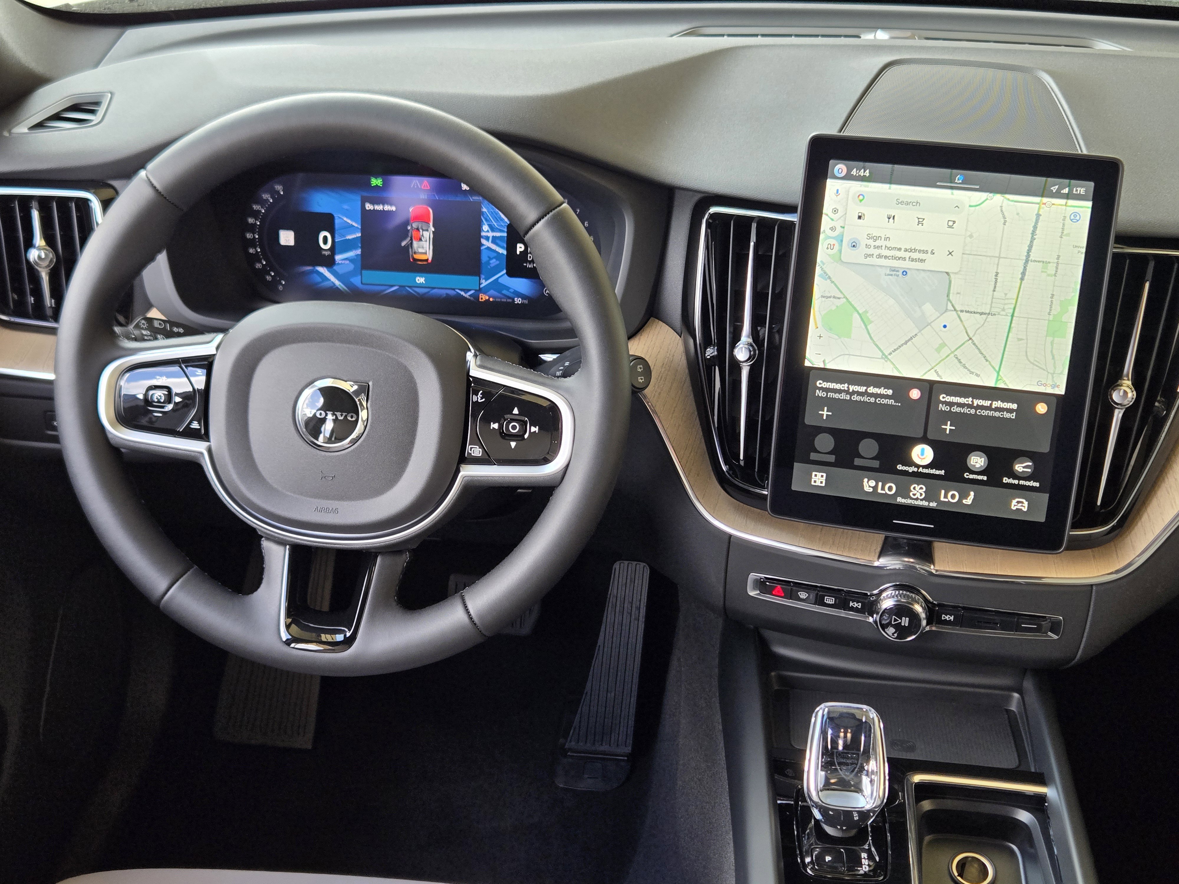 New 2026 Volvo XC60 B5 Plus w/ Protection Package Premier AWD/4WD image 22