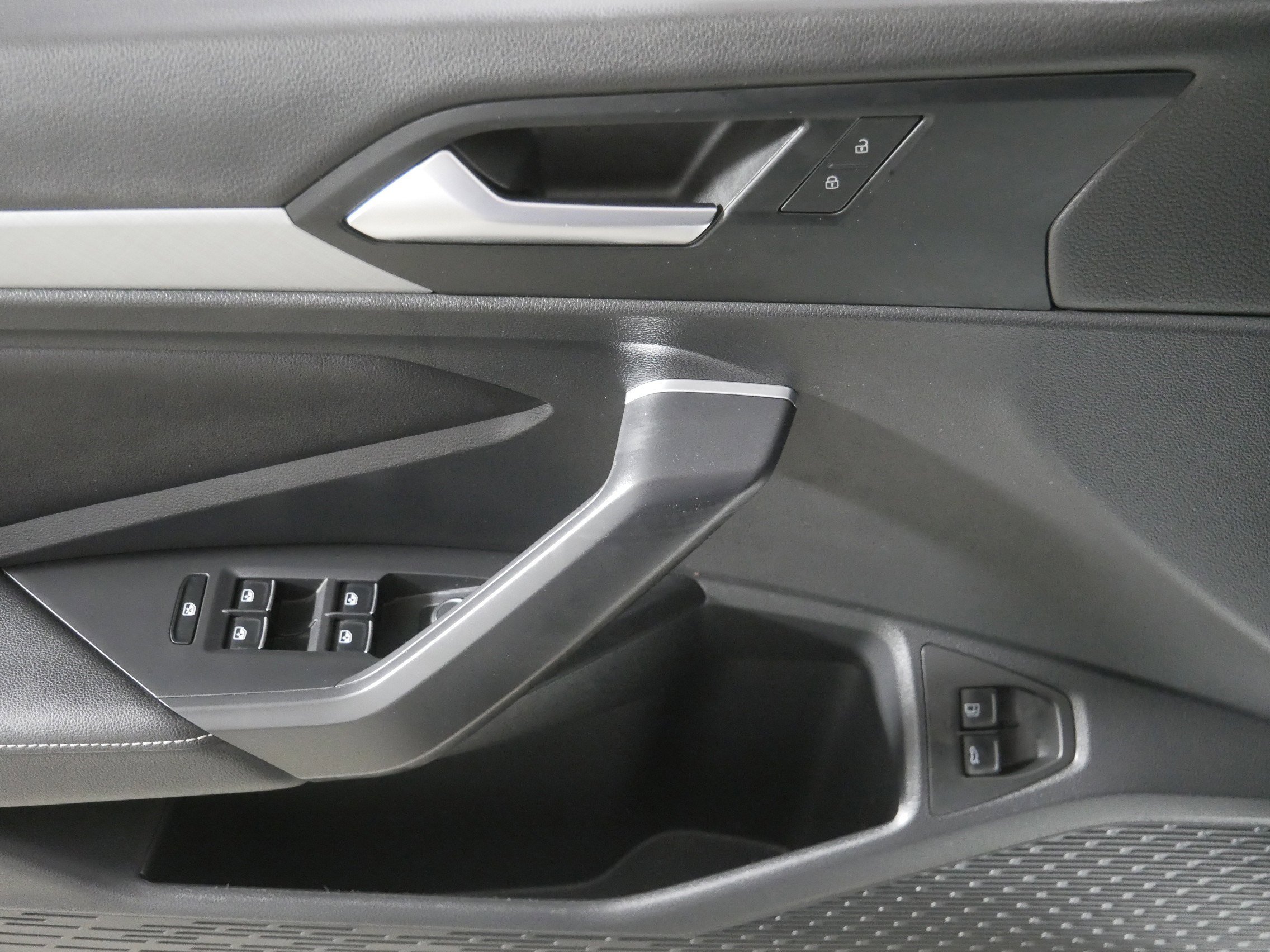 Certified 2022 Volkswagen Jetta SE w/ Panoramic Sunroof Package image 19