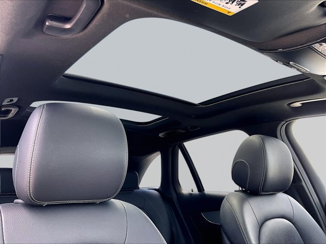 Used 2019 Mercedes-Benz GLC 300 4MATIC image 16