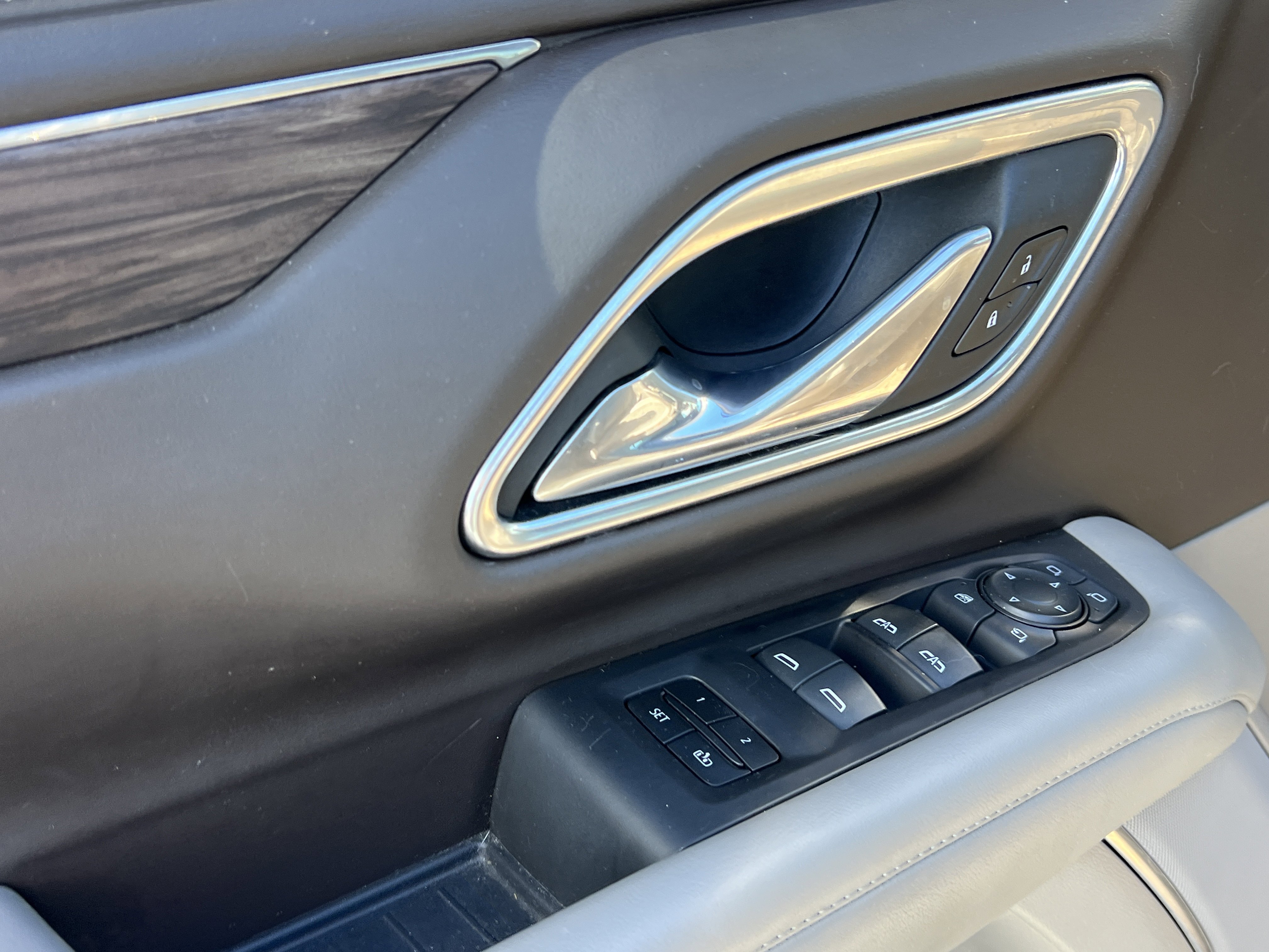 Used 2021 Chevrolet Tahoe LT w/ LT Signature Package image 25