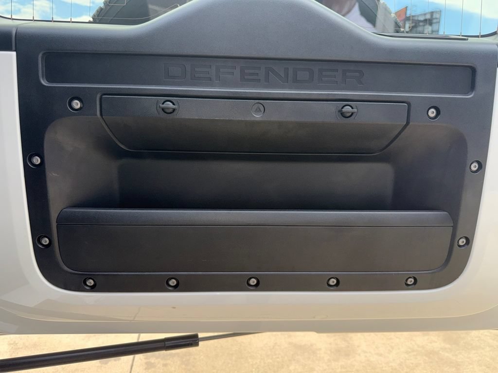 Used 2025 Land Rover Defender 110 S AWD/4WD image 19
