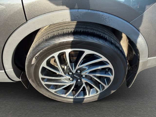 Used 2019 Lincoln Nautilus Reserve AWD/4WD image 11