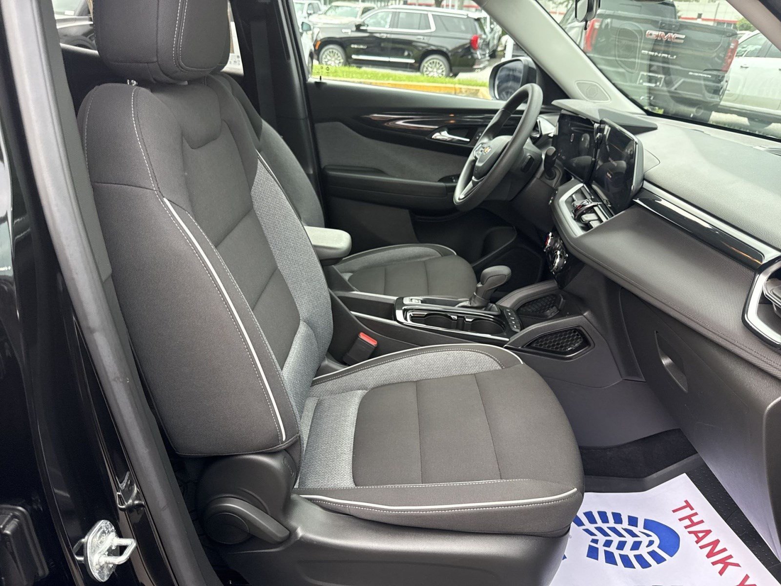 Used 2024 Chevrolet TrailBlazer LT AWD/4WD image 23