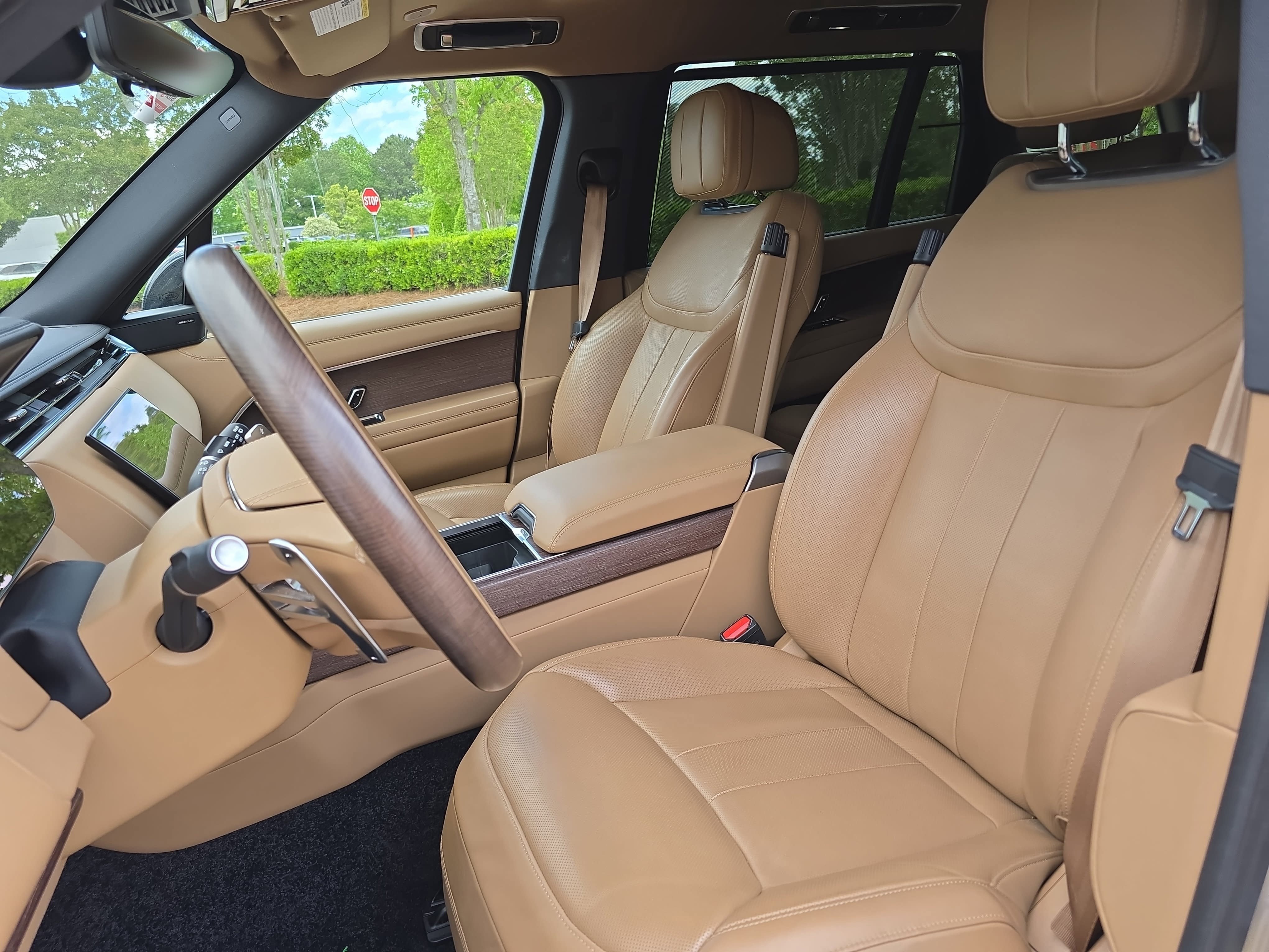 Certified 2023 Land Rover Range Rover Long Wheelbase SE AWD/4WD image 16