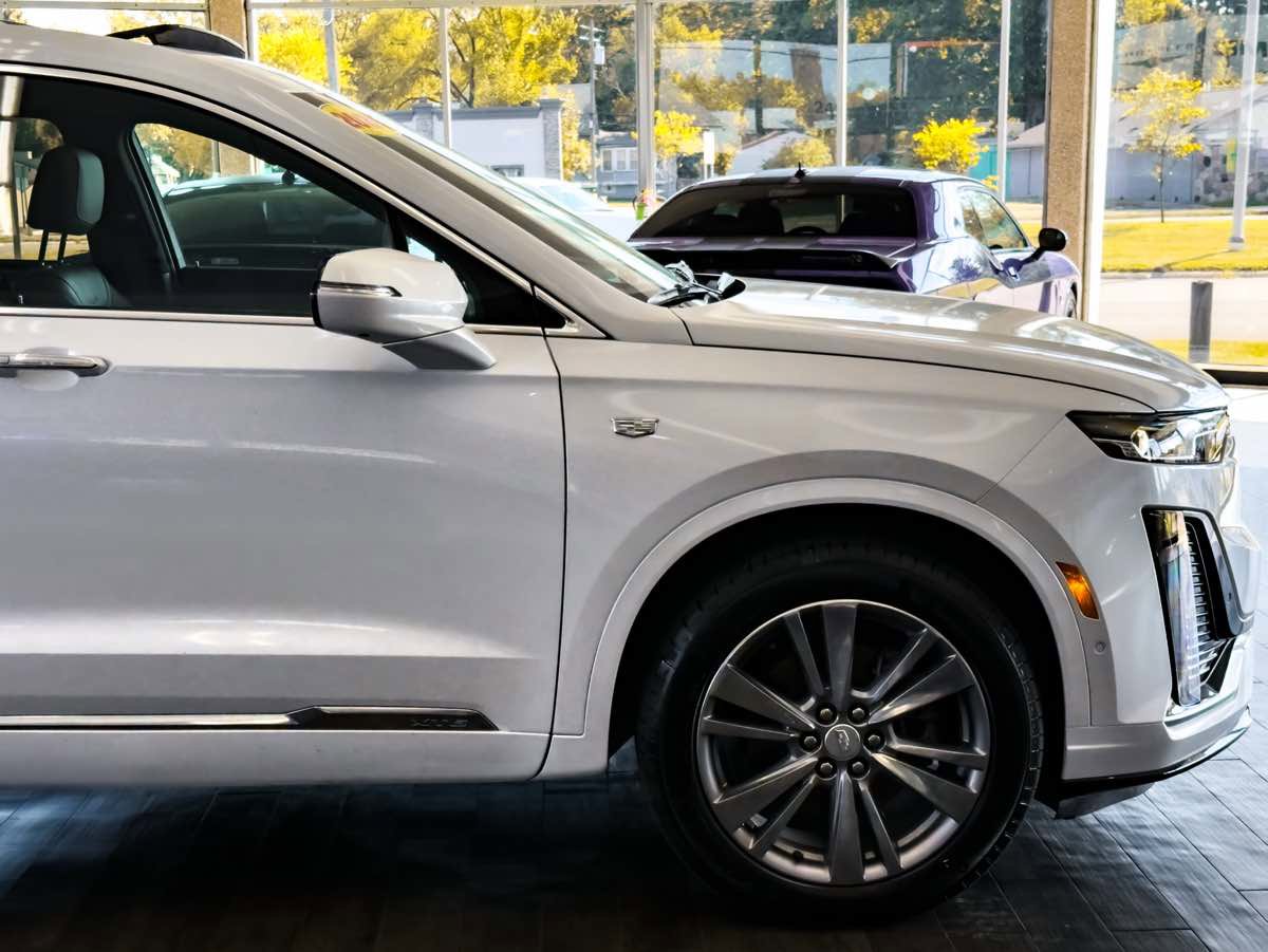 Used 2024 Cadillac XT6 Premium Luxury w/ Technology Package image 17