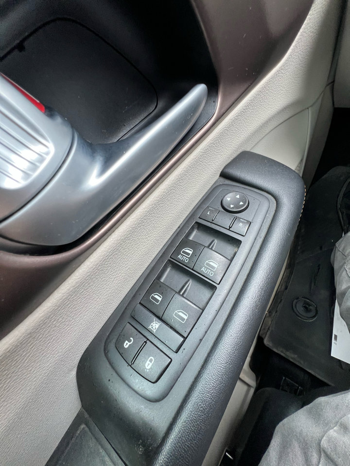 Used 2017 Chrysler Pacifica Touring image 21