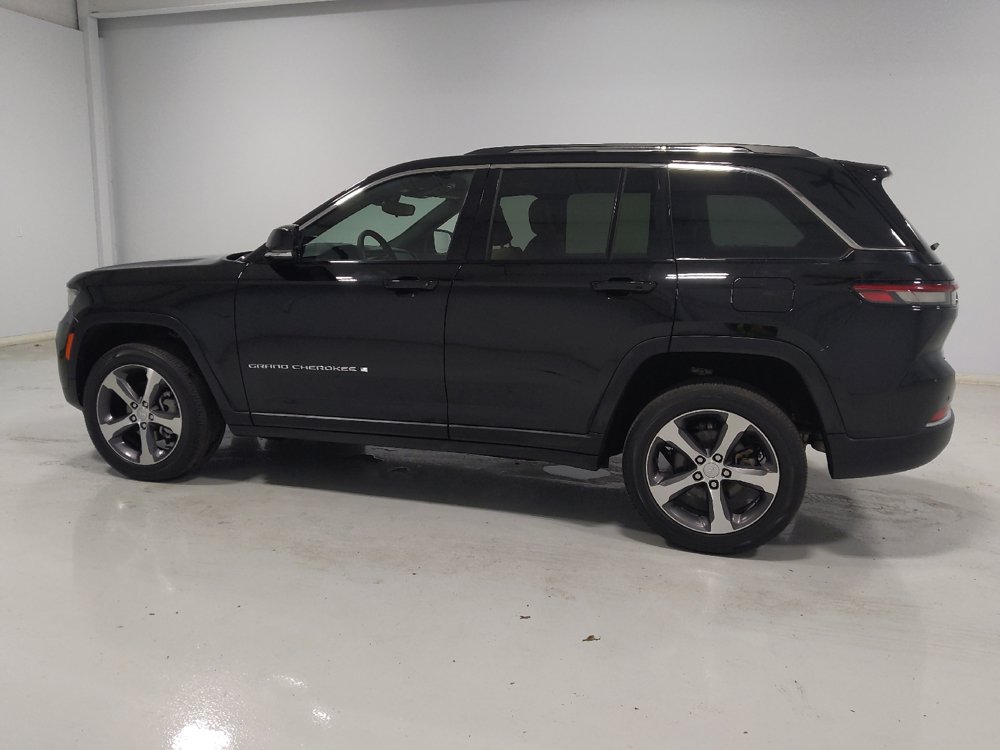 Used 2023 Jeep Grand Cherokee Limited AWD/4WD image 3
