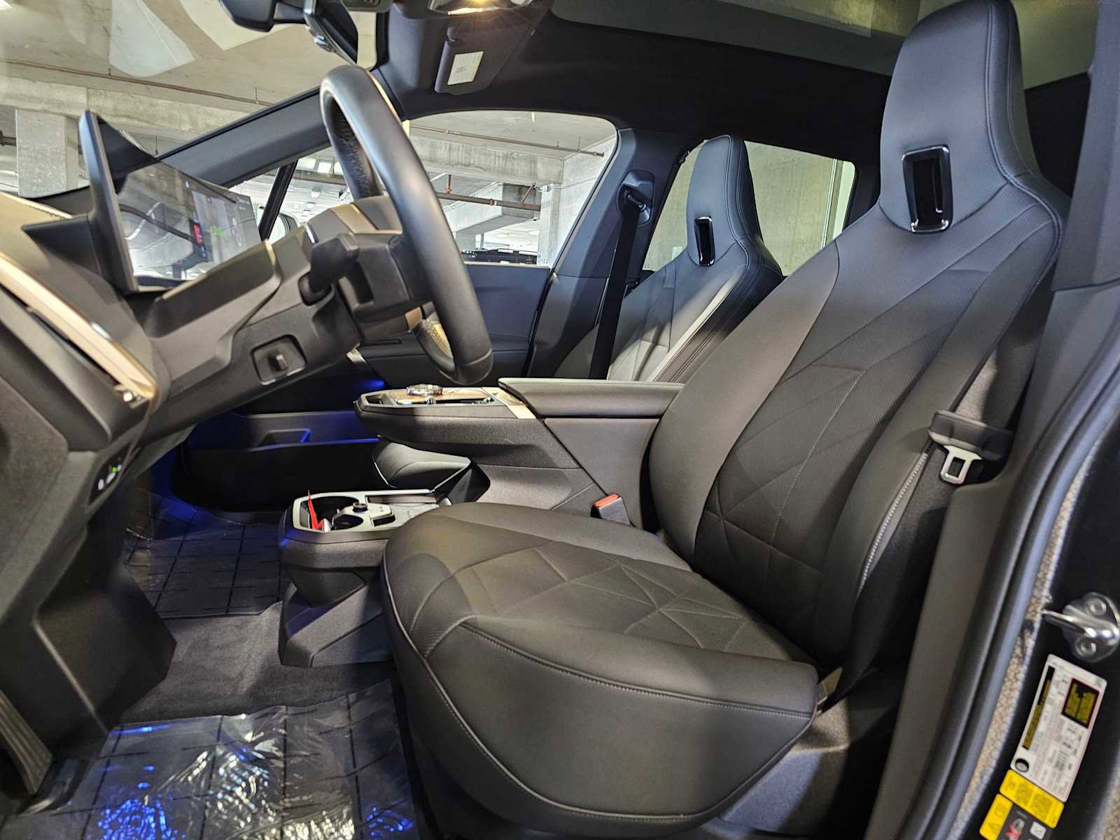 Used 2023 BMW iX xDrive50 w/ Premium Package image 30