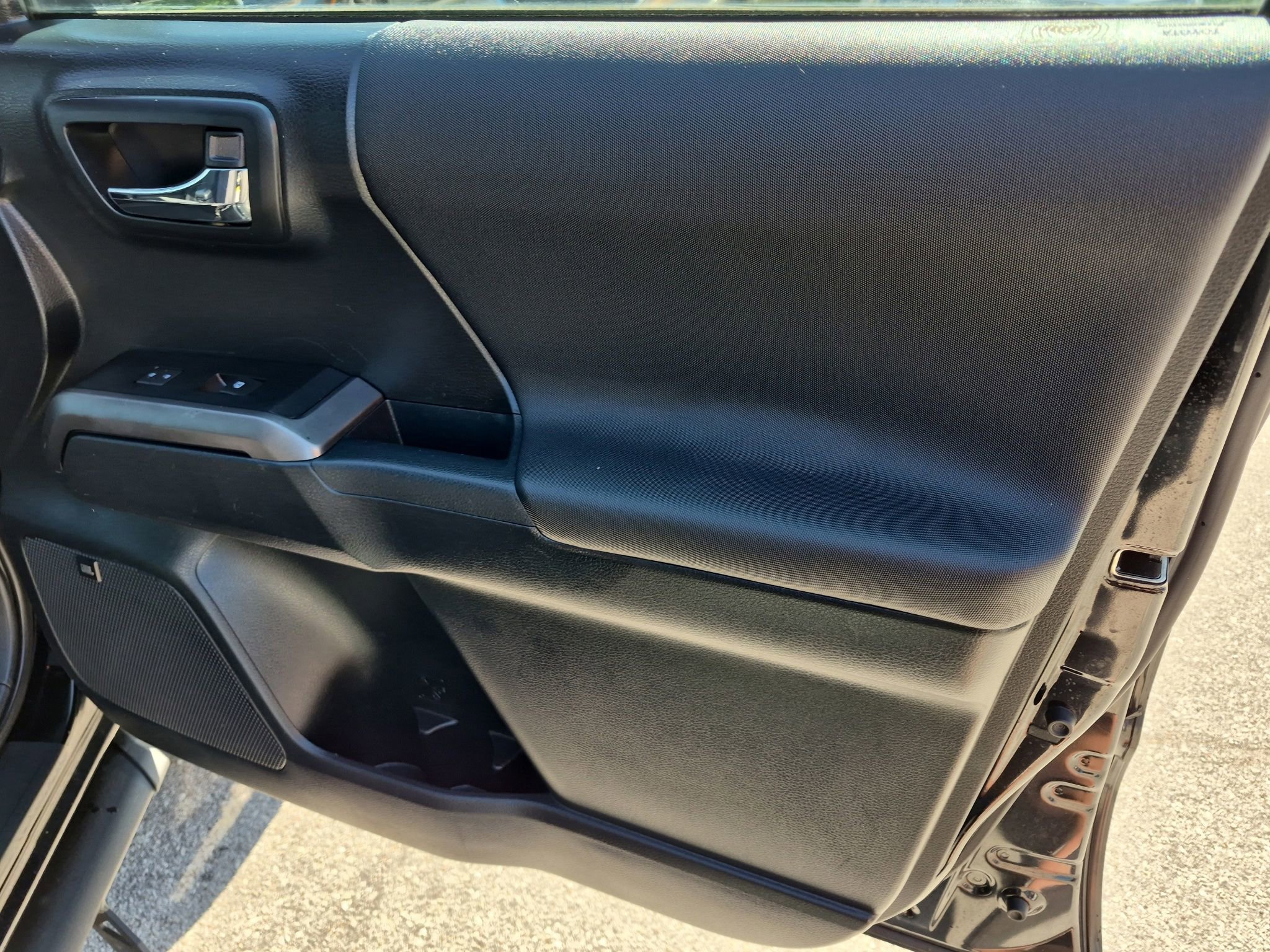 Used 2016 Toyota Tacoma TRD Sport AWD/4WD image 30