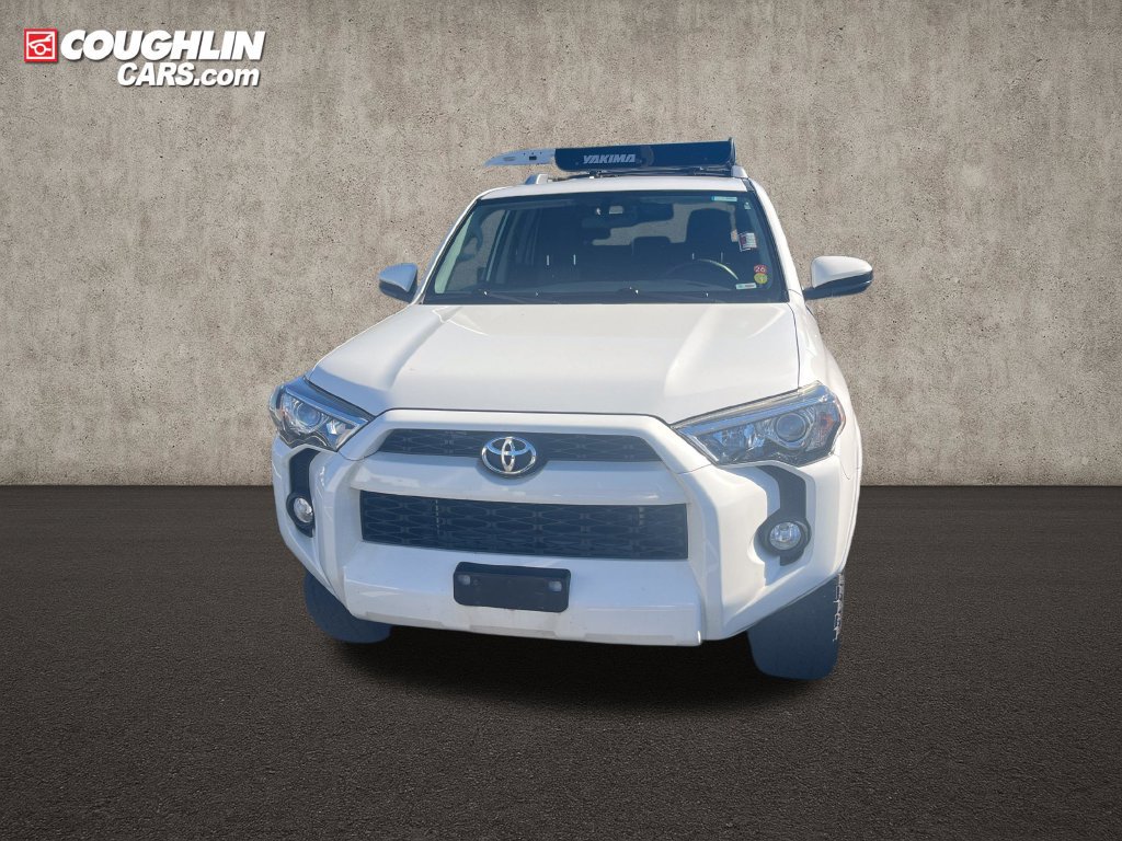 Used 2018 Toyota 4Runner SR5 AWD/4WD image 5