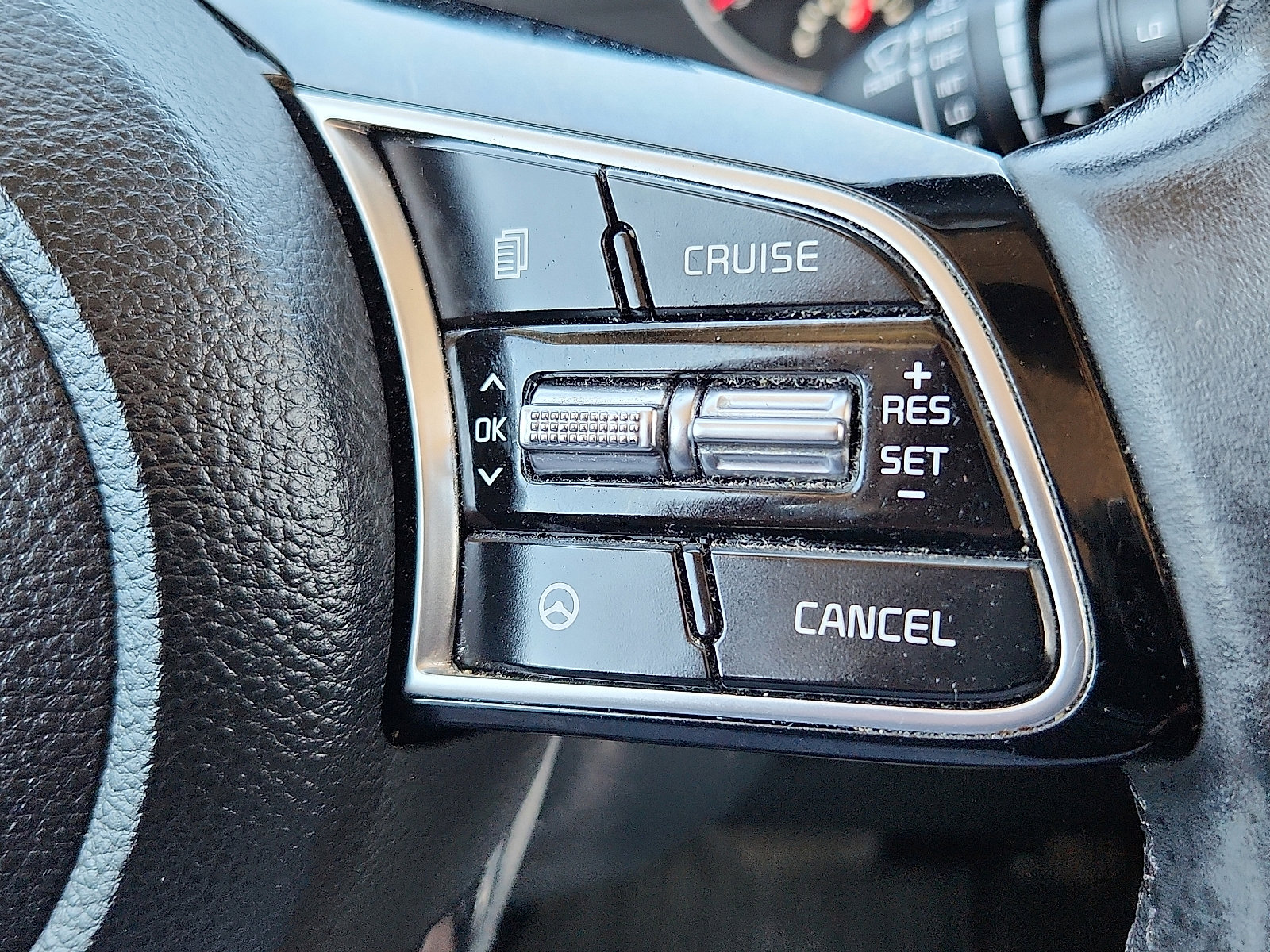 Used 2023 Kia Seltos EX image 16