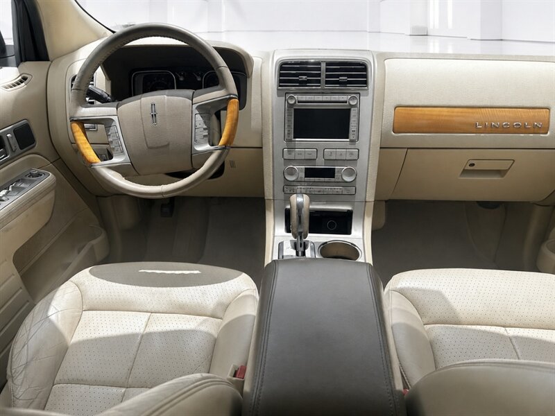 Used 2007 Lincoln MKX AWD image 6