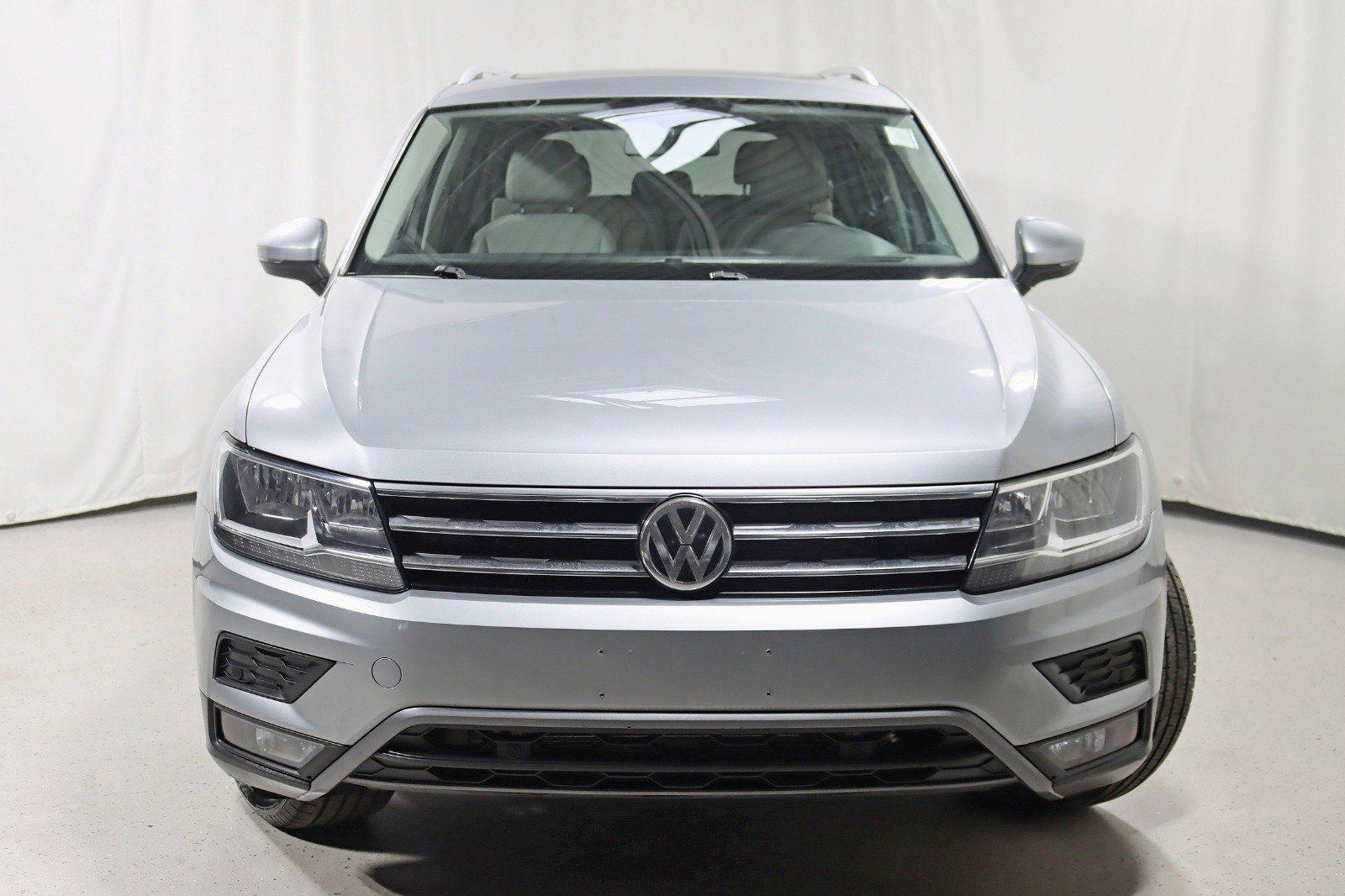 Used 2019 Volkswagen Tiguan SEL w/ 3rd Row Seat Package AWD/4WD image 8