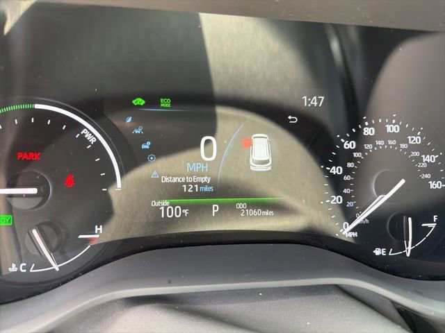 Used 2025 Toyota Sienna XLE FWD image 2
