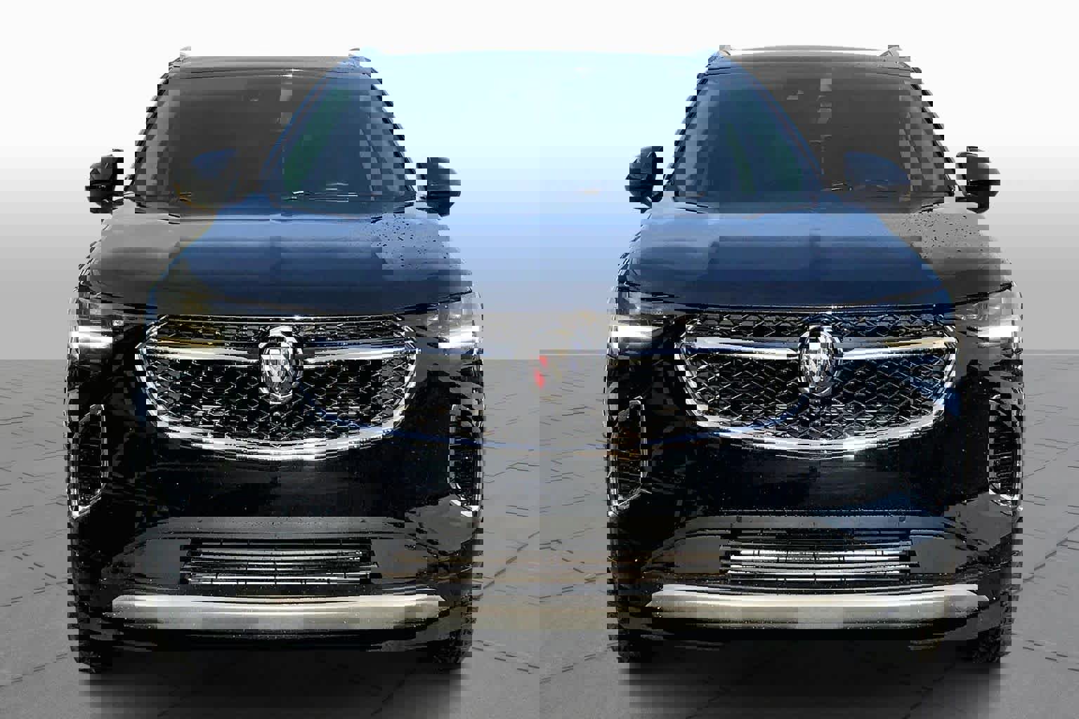 Used 2023 Buick Envision Avenir image 3