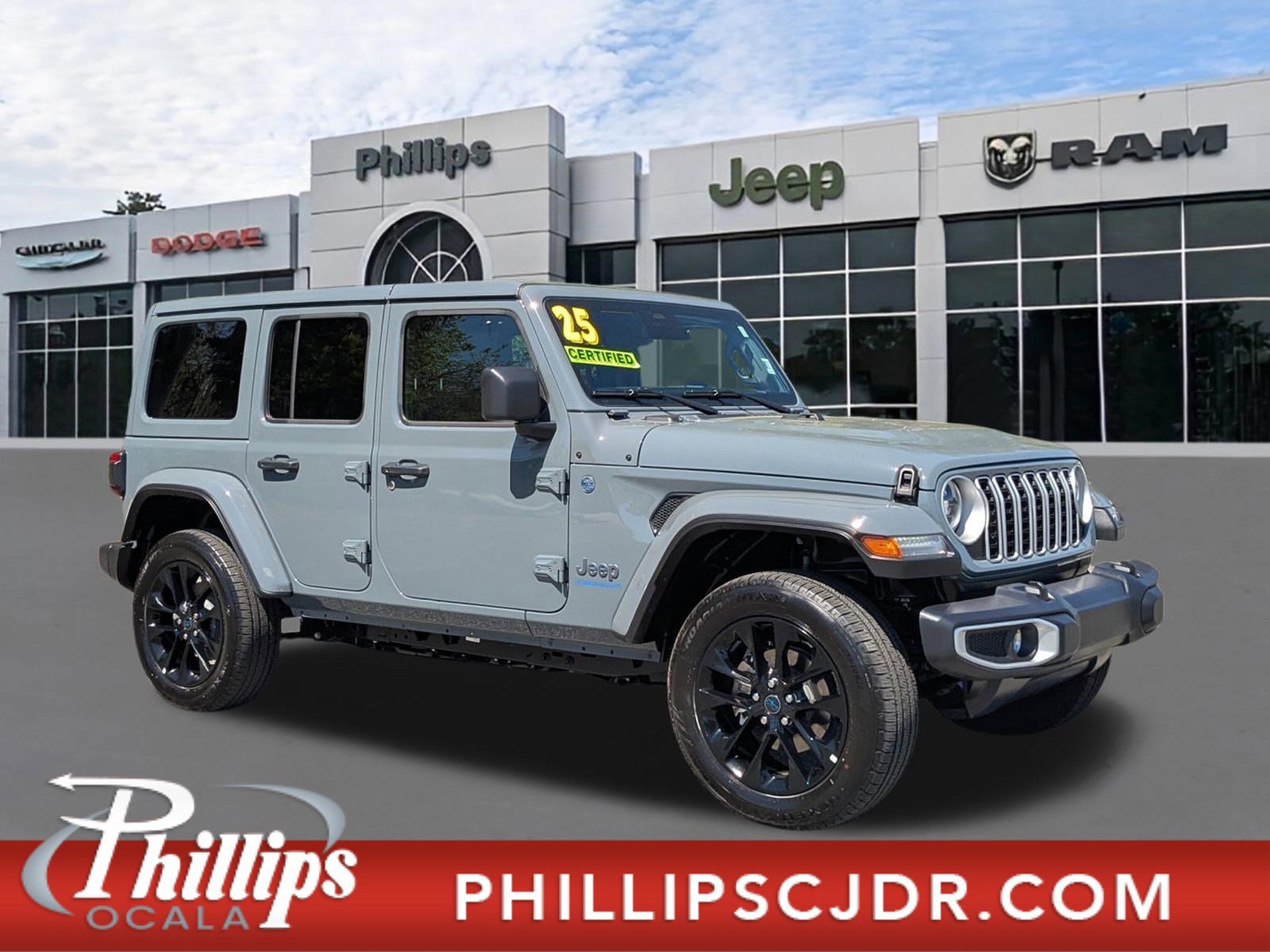 Used 2025 Jeep Wrangler Unlimited Sahara w/ Safety Group