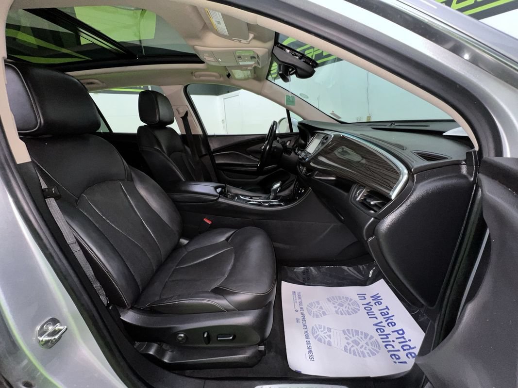 Used 2018 Buick Envision Premium AWD/4WD image 30