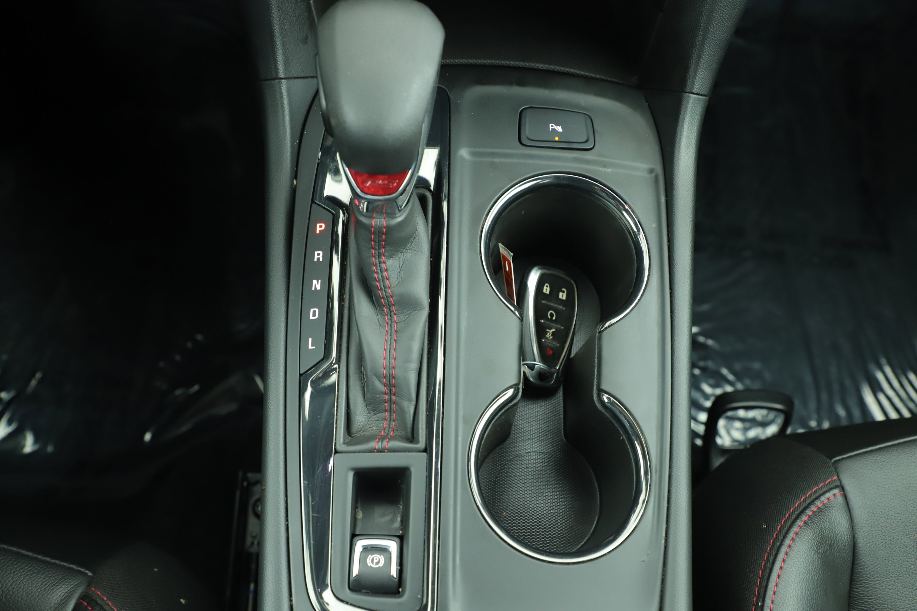 Used 2022 Chevrolet Equinox RS w/ RS Leather Package image 5