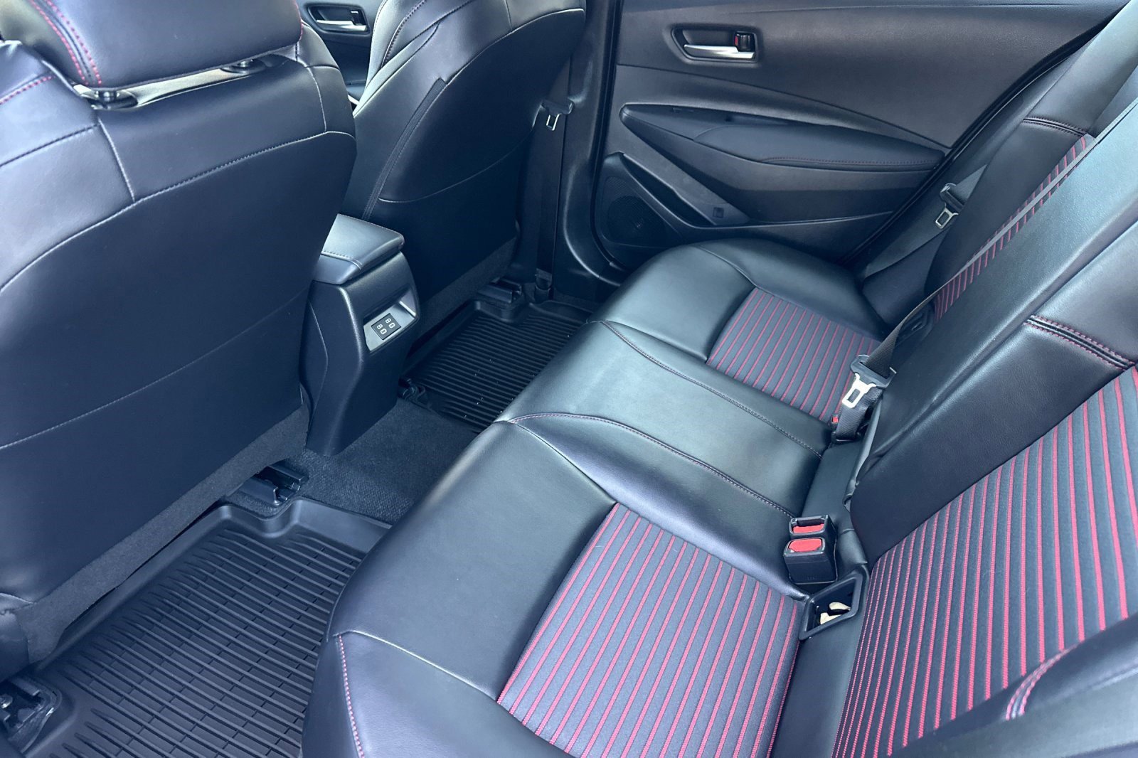 Used 2025 Toyota Corolla XSE image 15