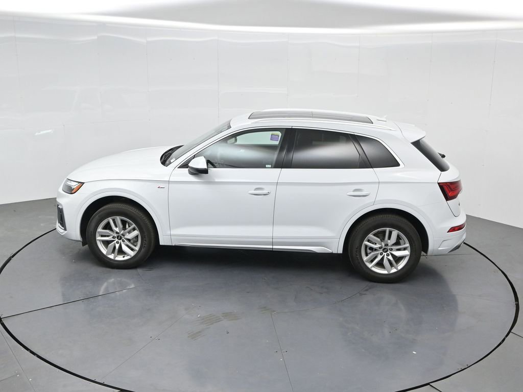 Used 2023 Audi Q5 2.0T Premium w/ Convenience Package AWD/4WD image 43
