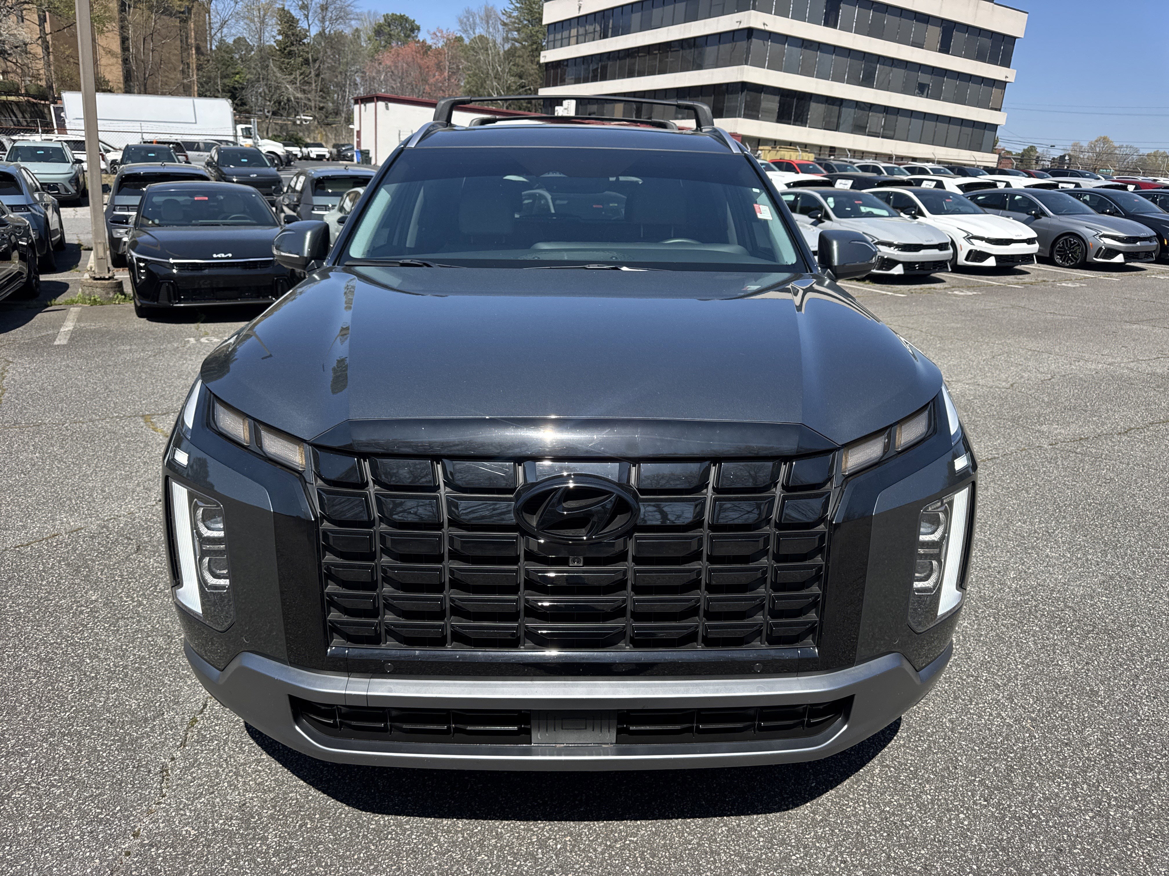 Used 2024 Hyundai Palisade SEL w/ Premium Package image 2