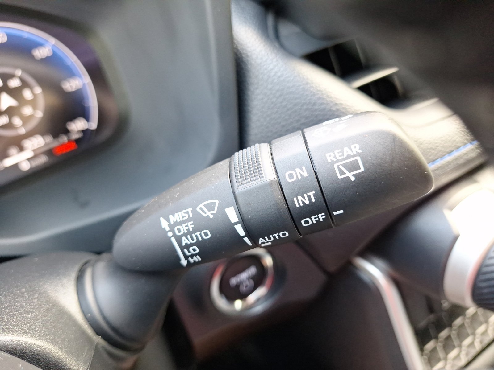 Used 2025 Toyota RAV4 XSE w/ Advanced Technology Package AWD/4WD image 24