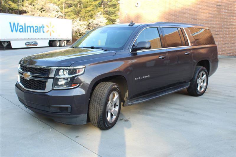 Used 2017 Chevrolet Suburban LT image 2