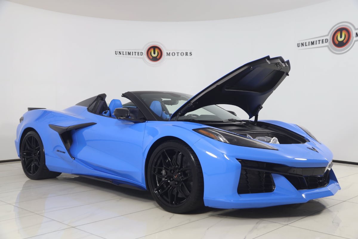 Used 2024 Chevrolet Corvette Z06 w/ Stealth Interior Trim Package RWD image 26