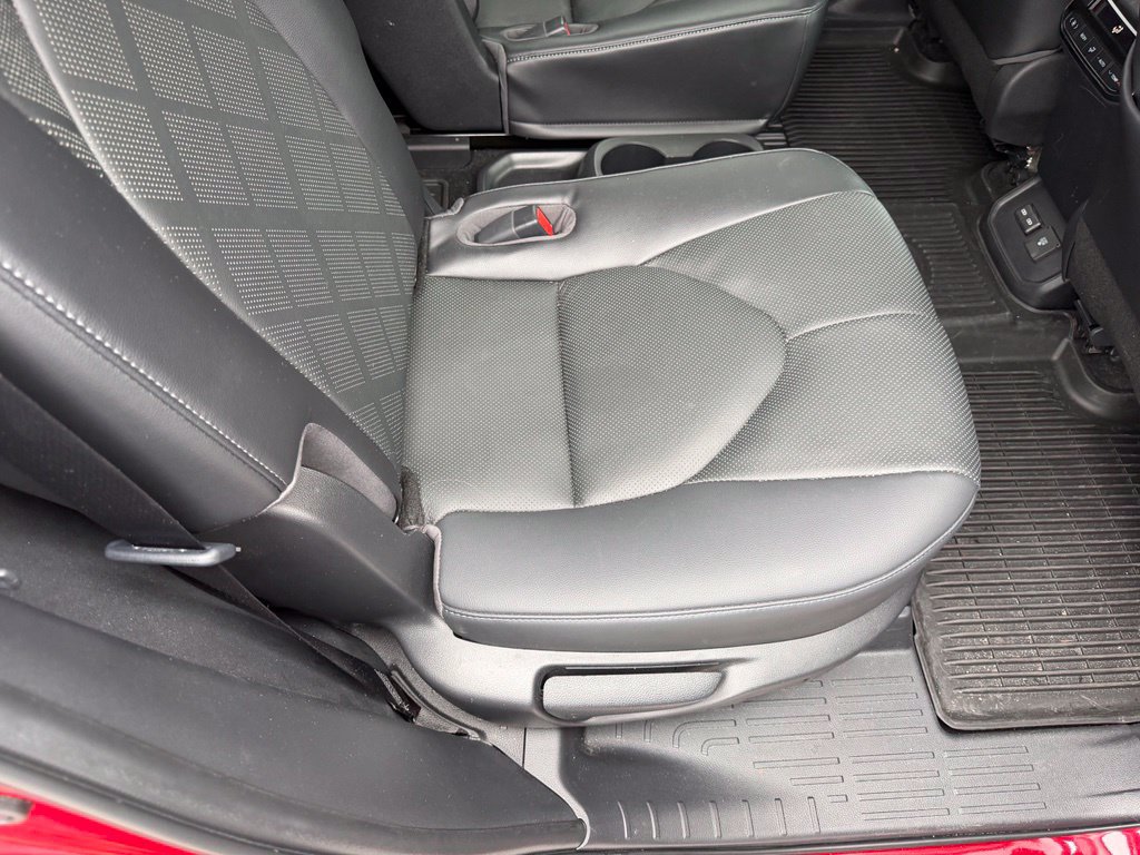 Used 2023 Toyota Highlander Platinum FWD image 18