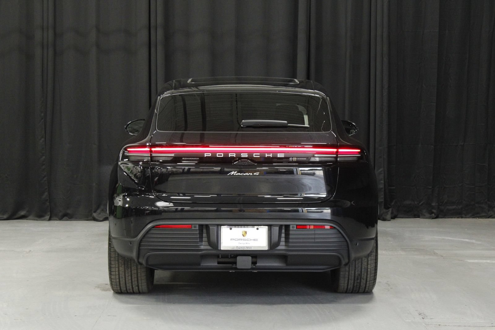 New 2026 Porsche Macan 4 Electric AWD/4WD image 4