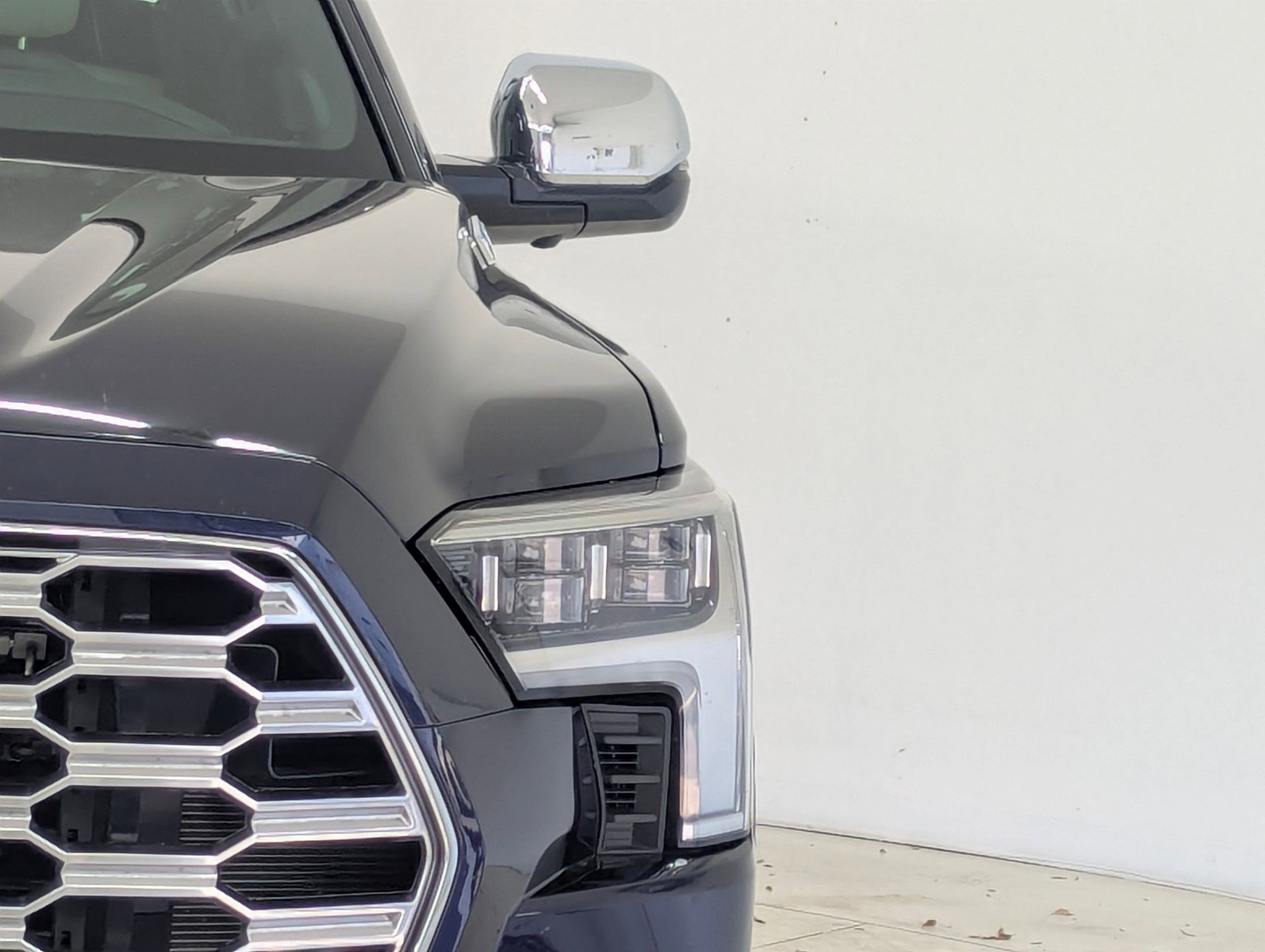 Used 2025 Toyota Sequoia Capstone image 11