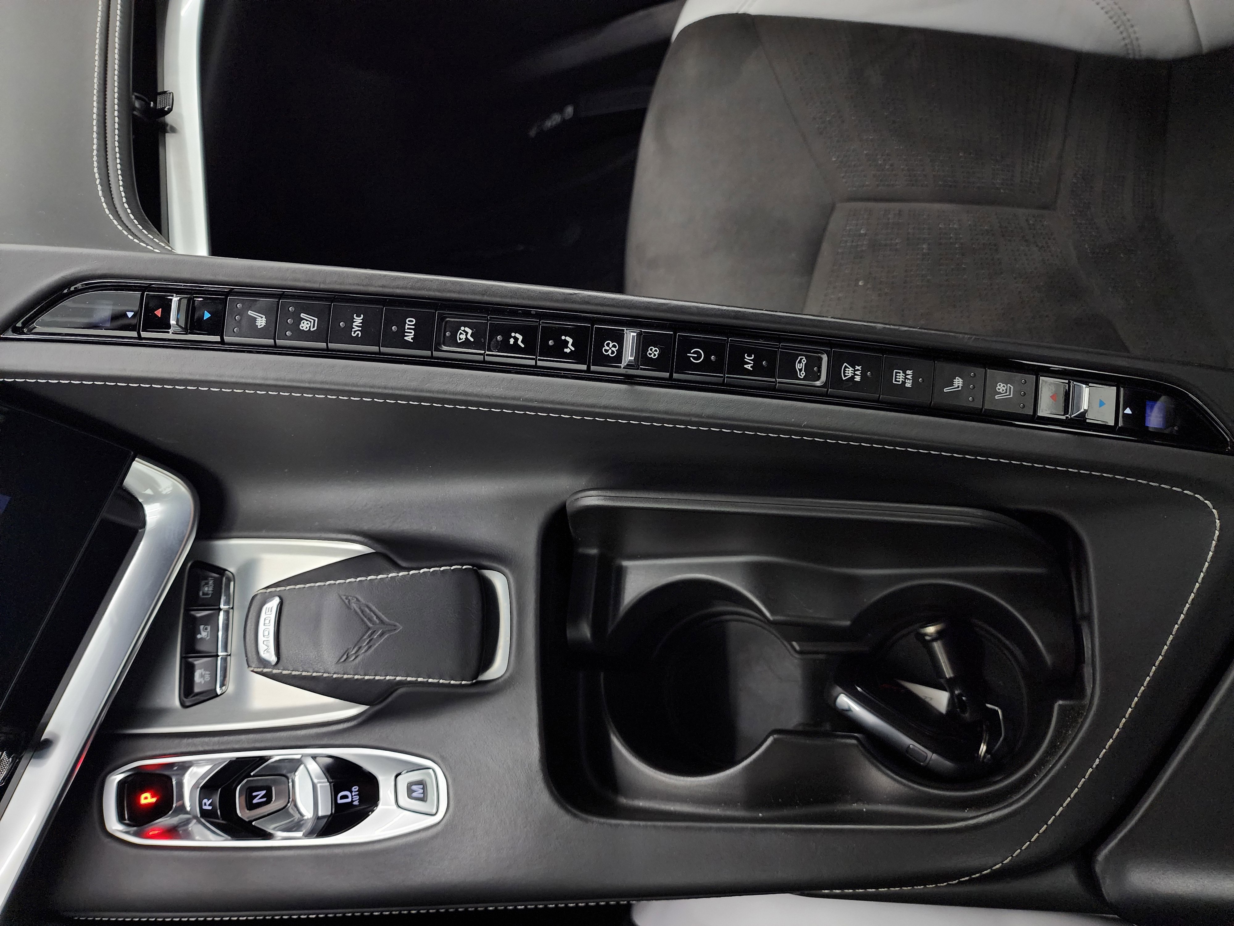 Used 2022 Chevrolet Corvette Stingray Premium Conv w/ Z51 Performance Package image 40