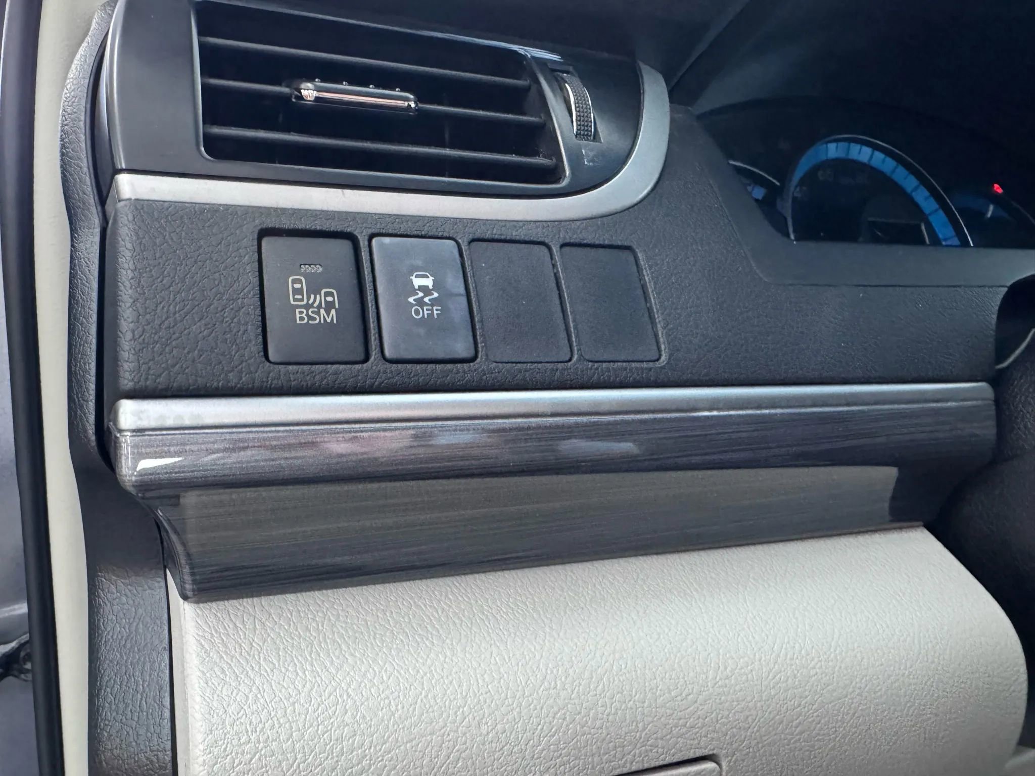 Used 2014 Toyota Camry XLE image 21