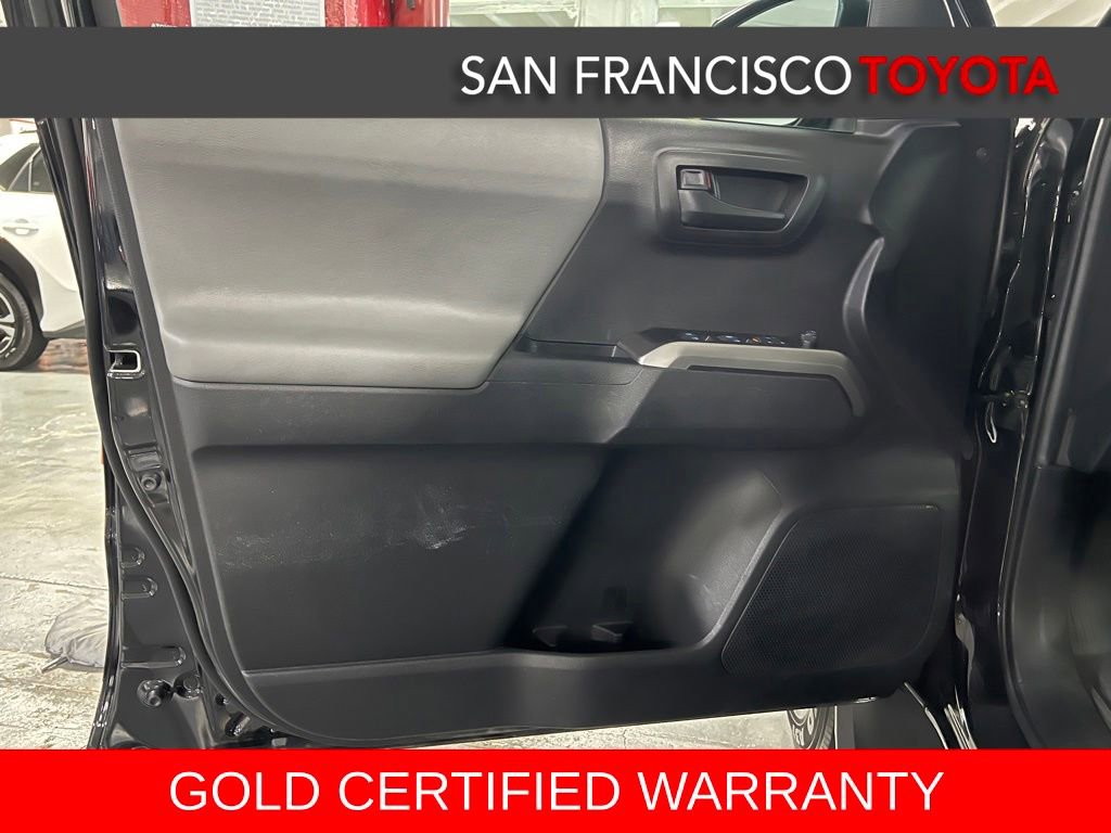 Certified 2022 Toyota Tacoma SR5 AWD/4WD image 35