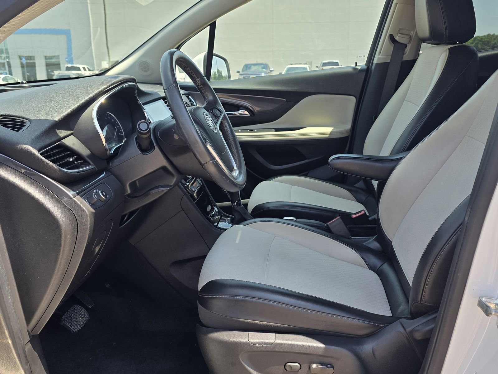 Used 2020 Buick Encore Preferred image 15