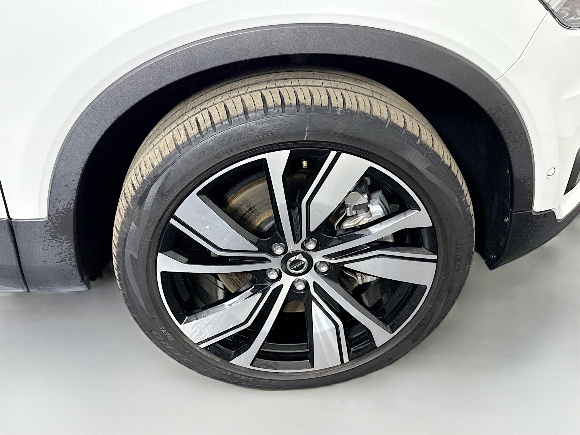 Used 2022 Volvo XC40 P8 Recharge Plus image 31