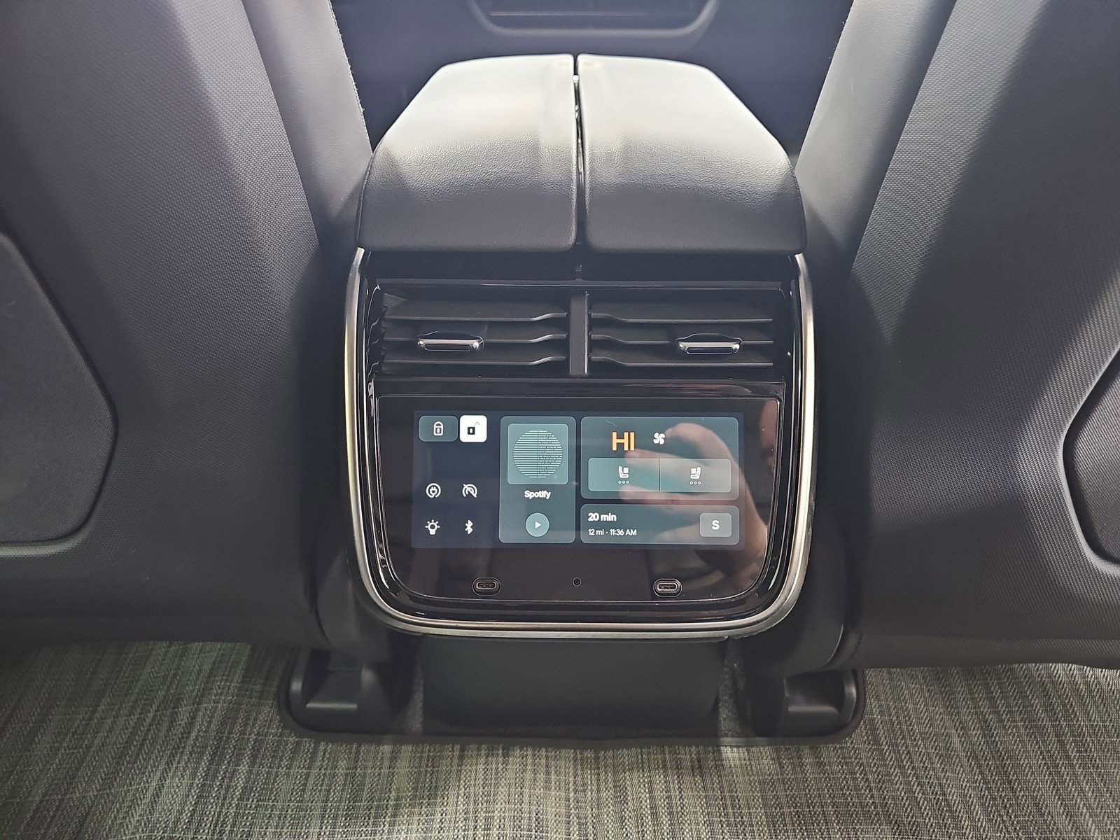 Used 2022 Rivian R1S Launch Edition image 30