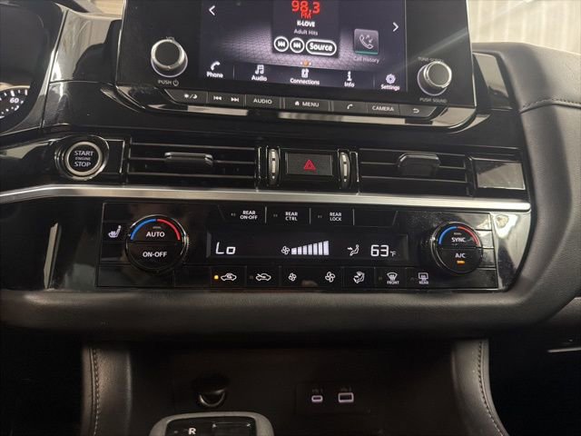 Used 2024 Nissan Pathfinder SV FWD image 32