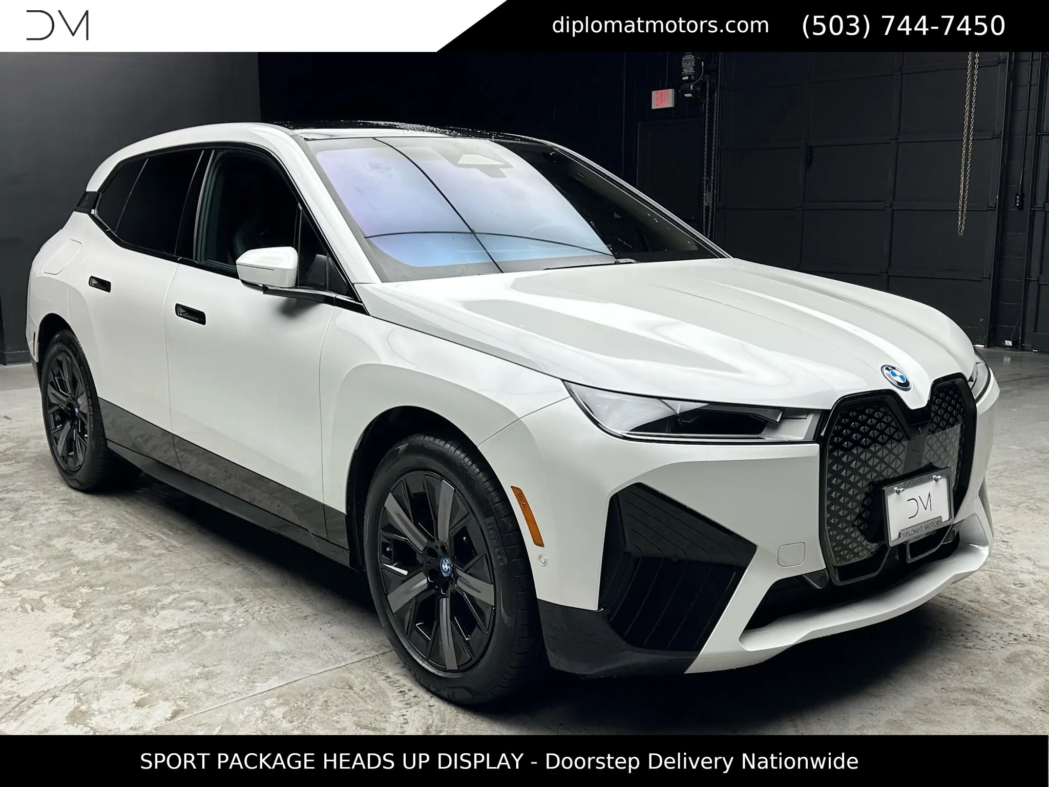 Used 2025 BMW iX xDrive50 w/ Sport Package image 9