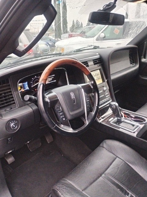 Used 2016 Lincoln Navigator L Reserve image 6