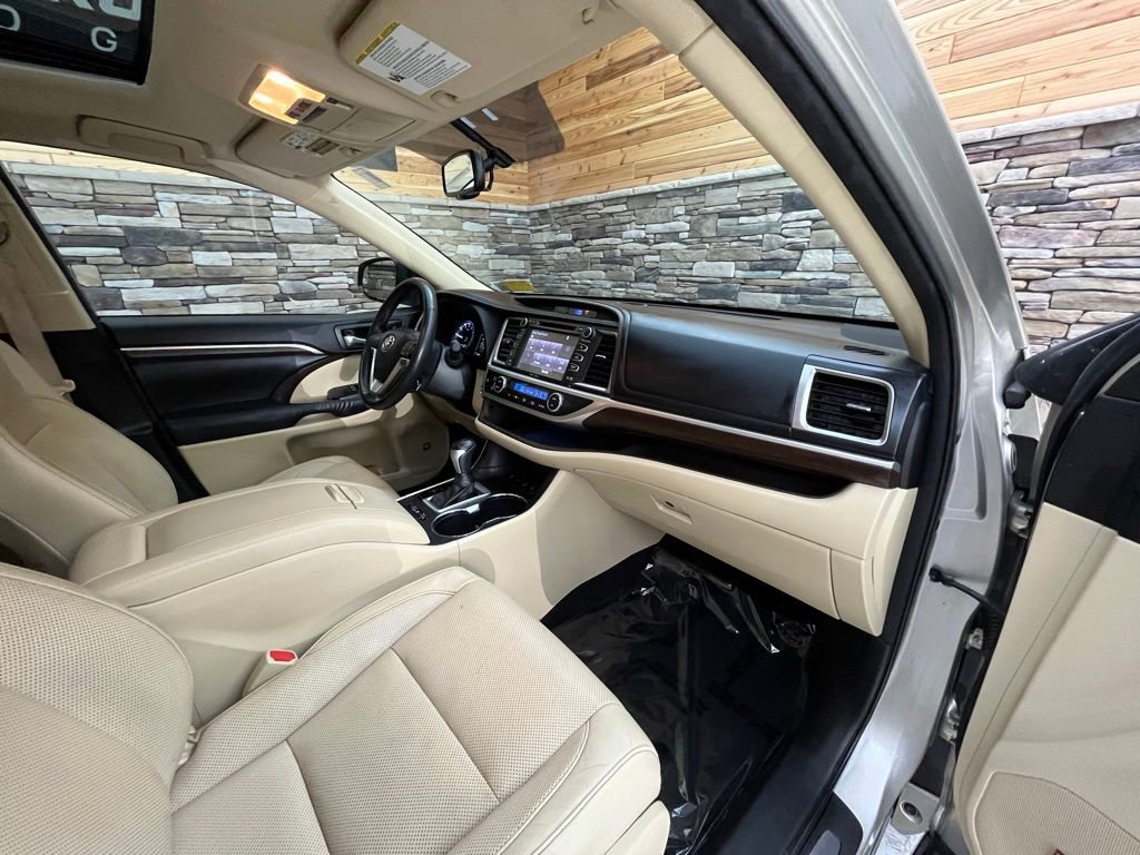 Used 2015 Toyota Highlander Limited AWD/4WD image 42