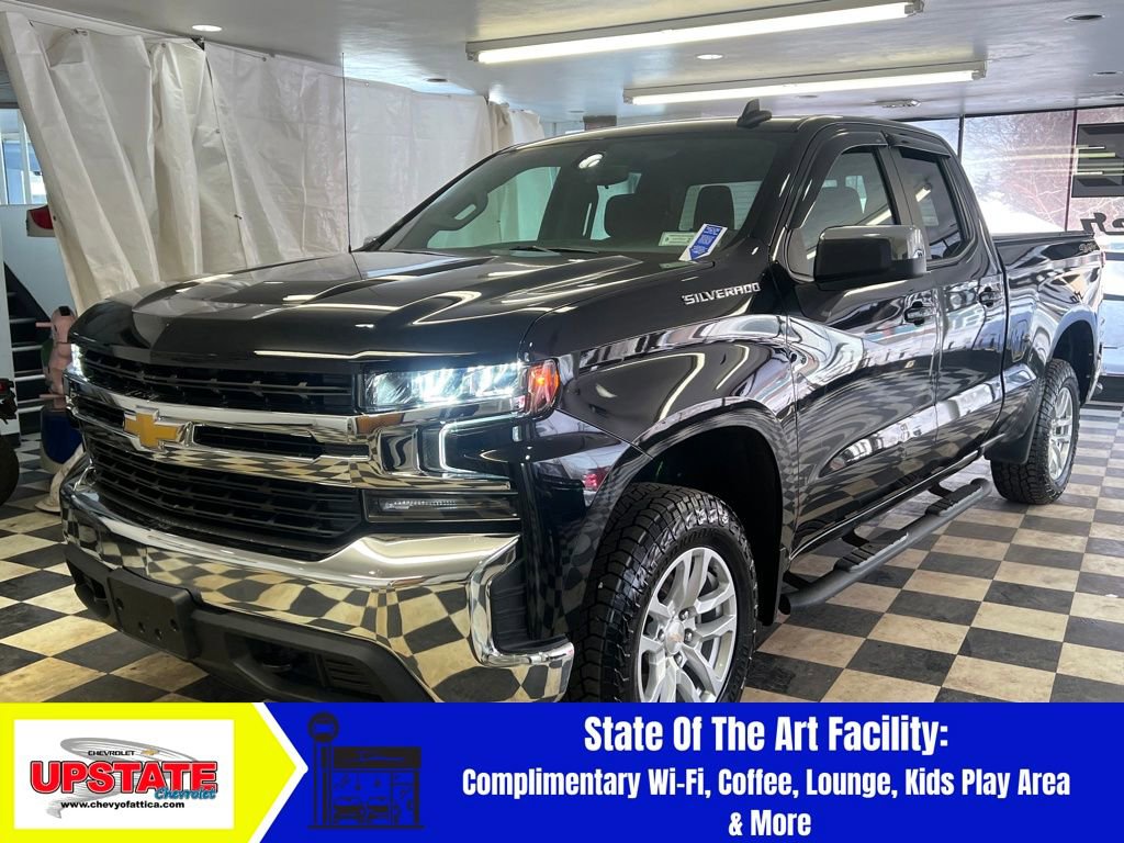 Used 2021 Chevrolet Silverado 1500 LT w/ Convenience Package II AWD/4WD video 3