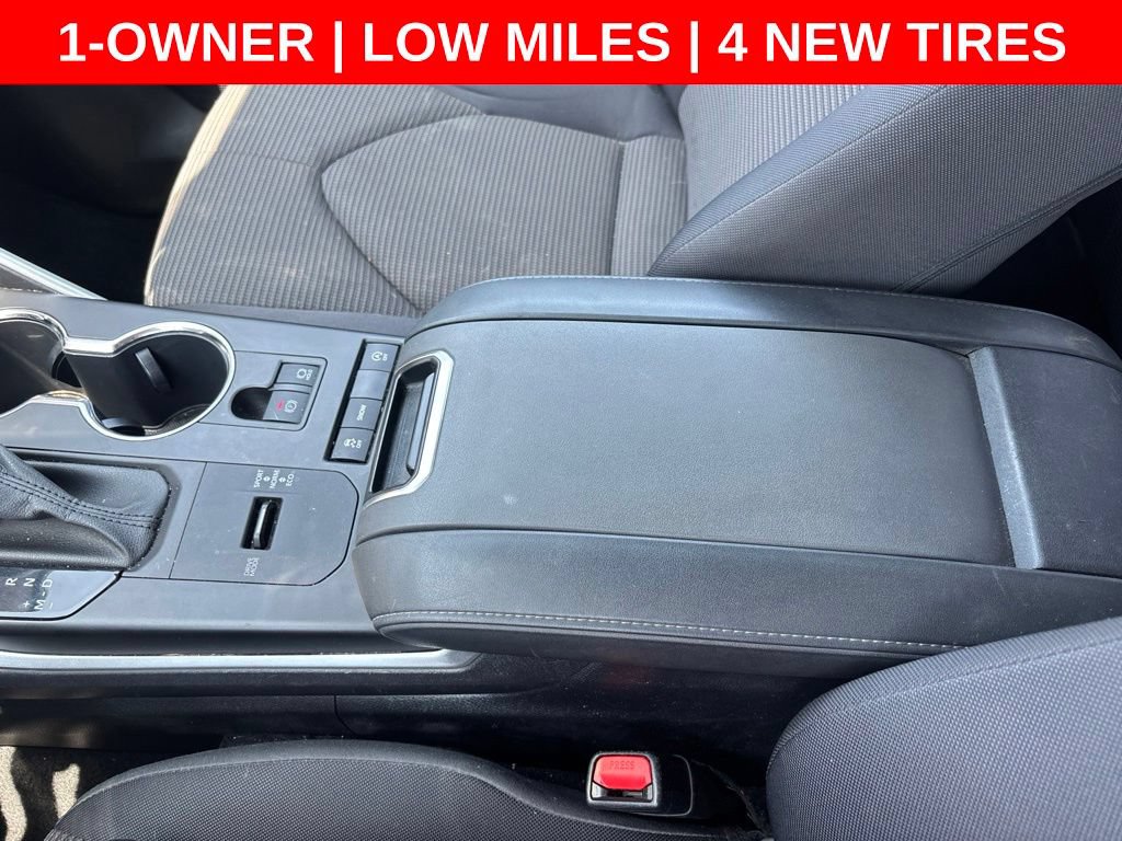 Used 2021 Toyota Highlander L FWD image 32