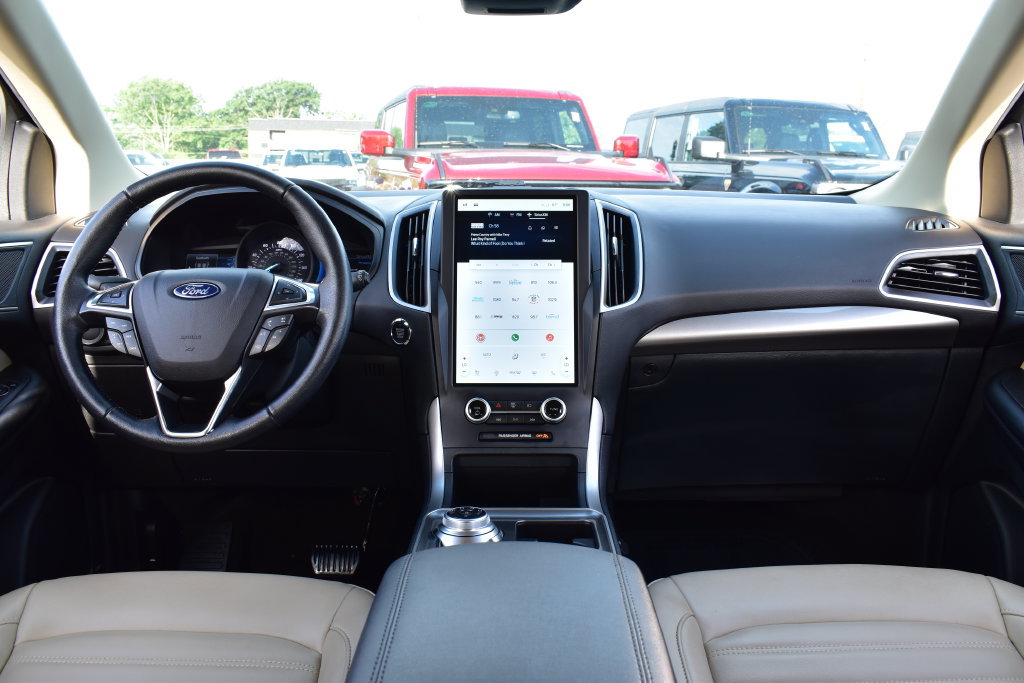Certified 2023 Ford Edge SEL w/ Convenience Package AWD/4WD image 15