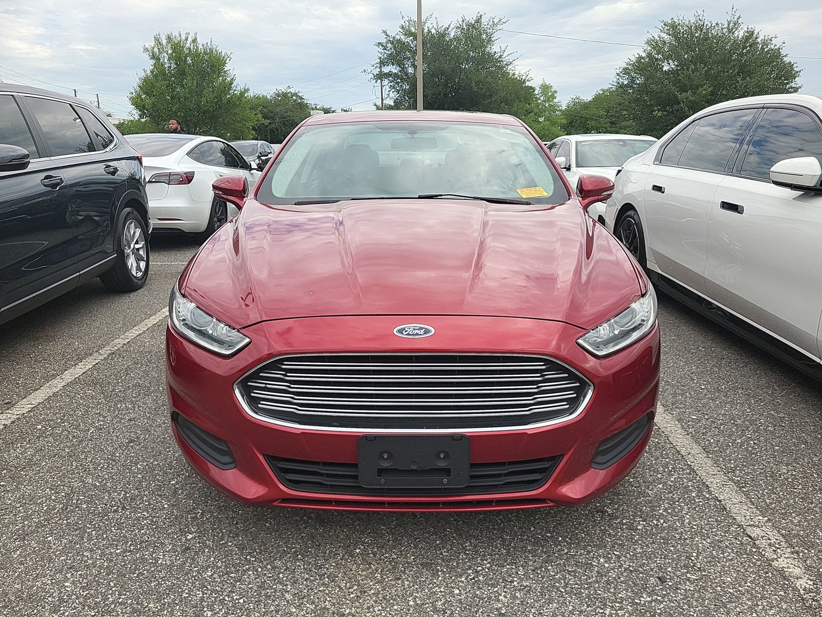 Used 2016 Ford Fusion SE w/ SE Cold Weather Package FWD image 2