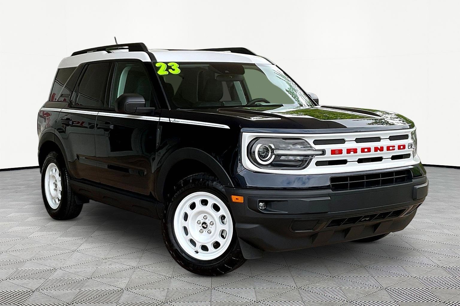Used 2023 Ford Bronco Sport Heritage w/ Heritage Convenience Package AWD/4WD image 3