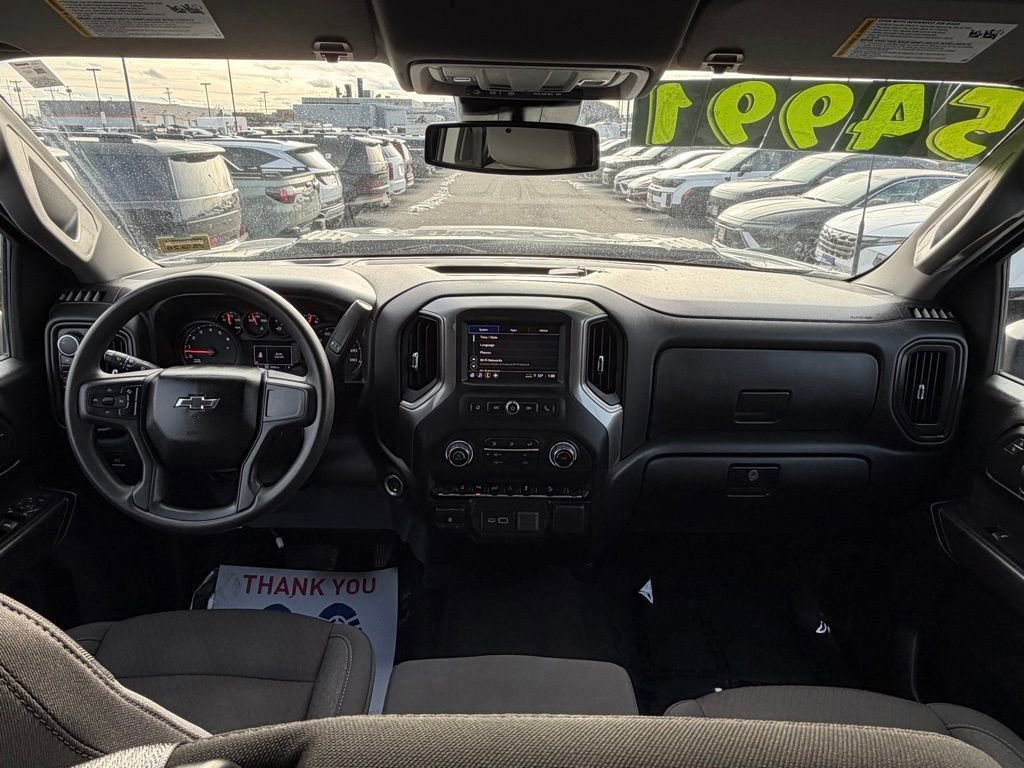 Used 2025 Chevrolet Silverado 2500 Custom w/ Custom Value Package image 4