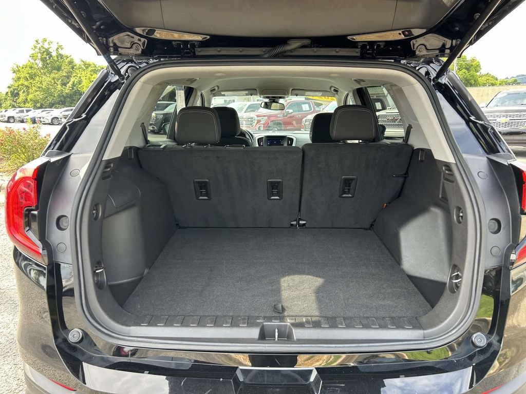 Used 2024 GMC Terrain SLE AWD/4WD image 11