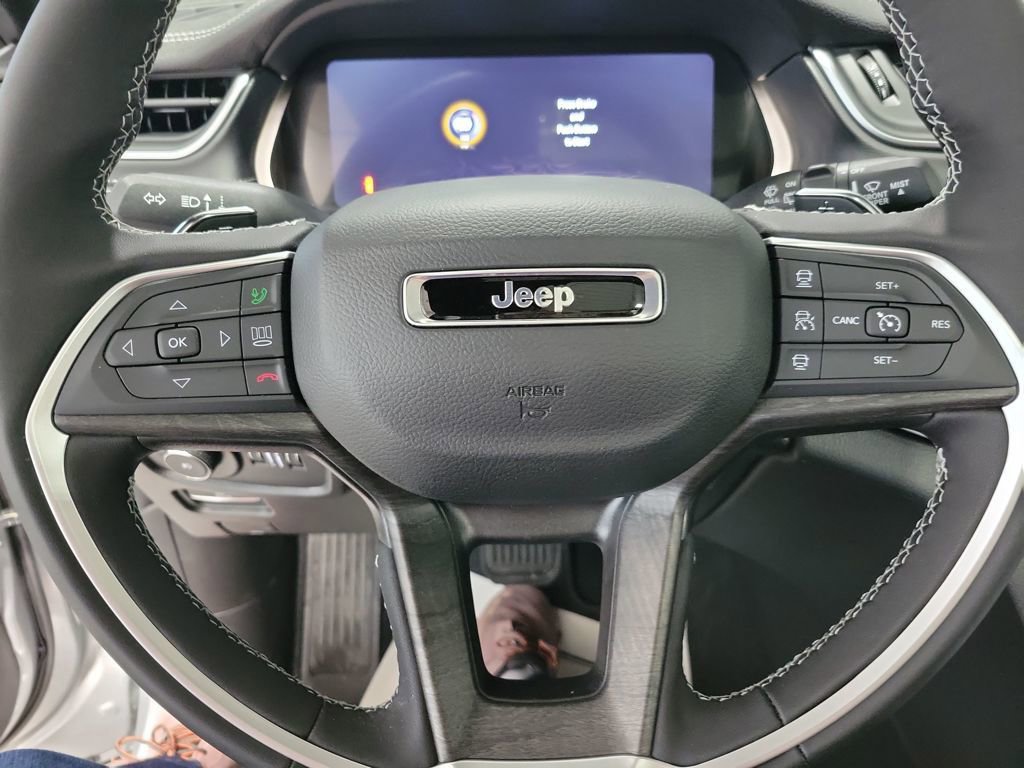 New 2025 Jeep Grand Cherokee L Limited w/ Trailer Tow Package image 19