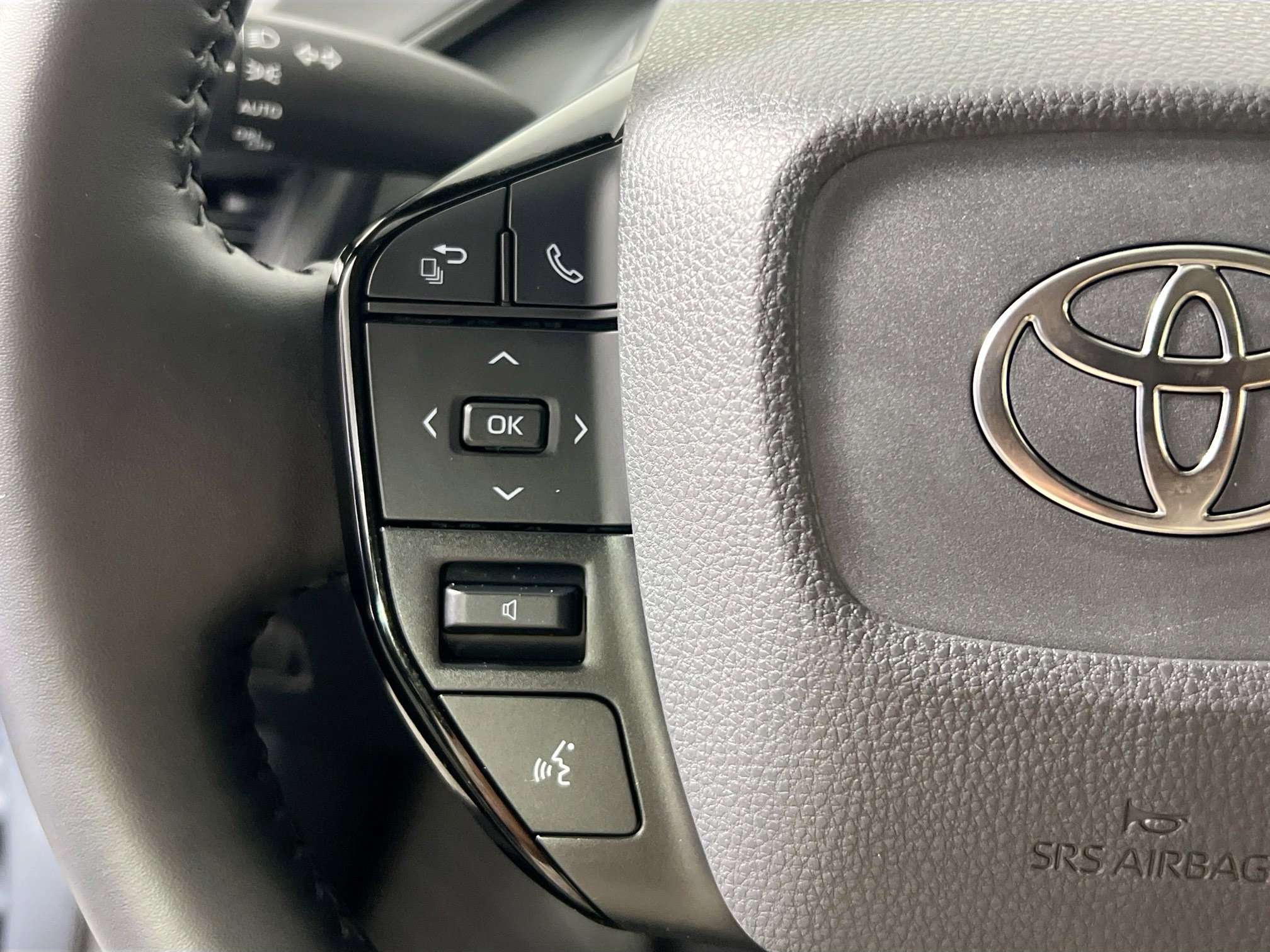 Used 2026 Toyota Prius XLE image 18